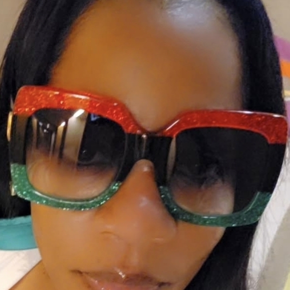 Authentic Gucci sunglasses - Picture 5 of 7